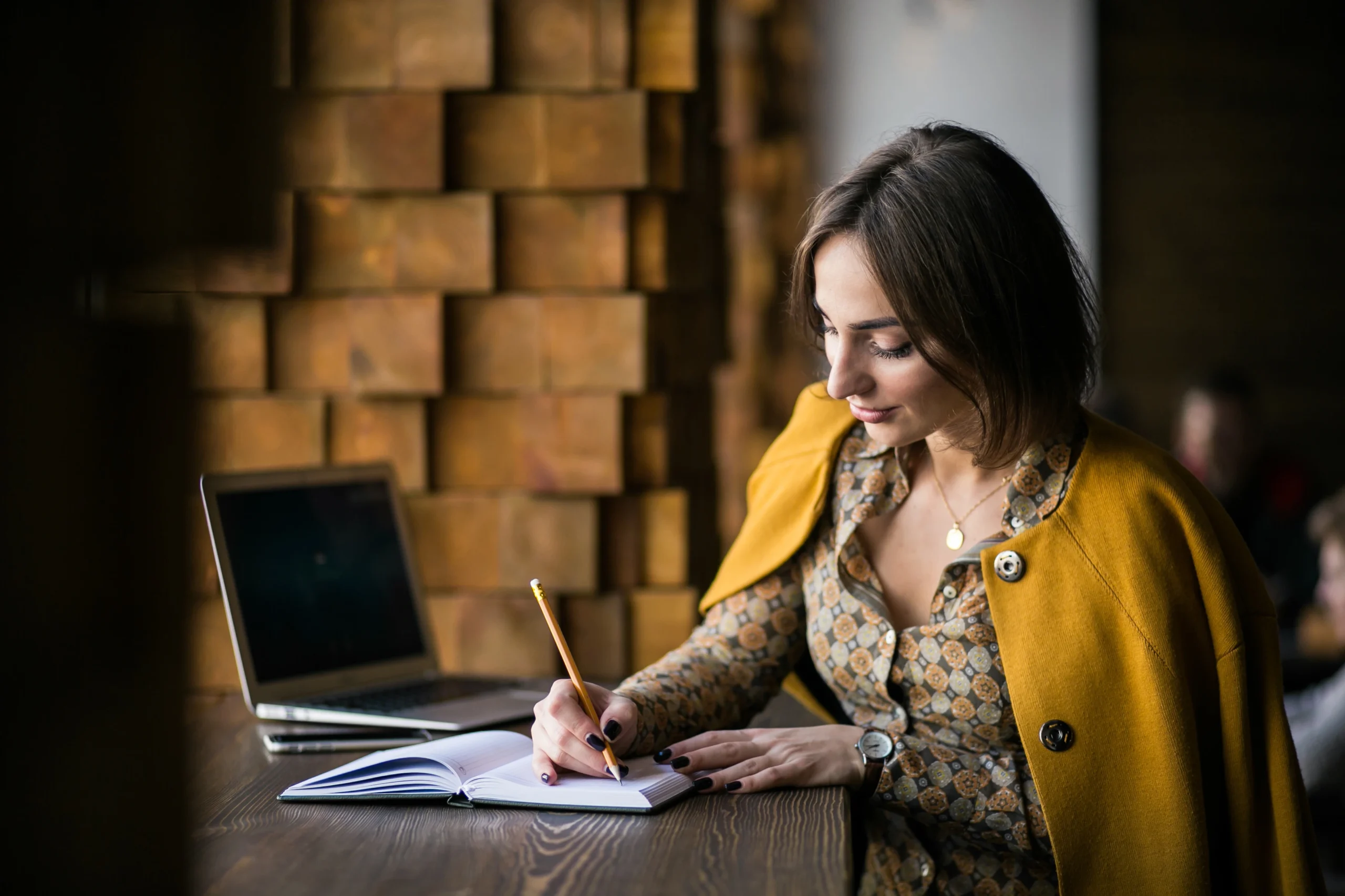 Executive writing — turning analysis into decisions