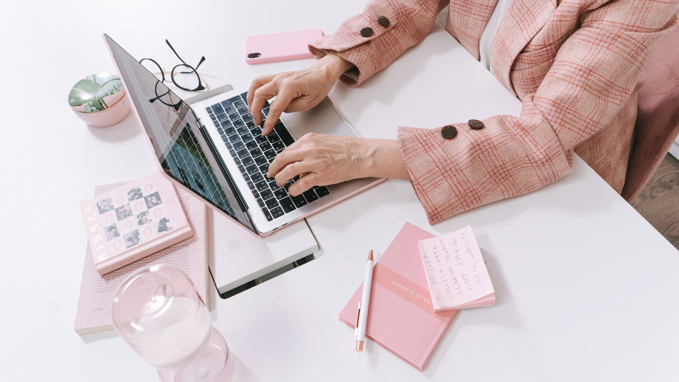 What results career women can expect after the 30-day professional visibility challenge